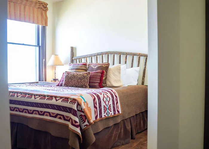 Sheridan Inn - Best Western Signature Collection