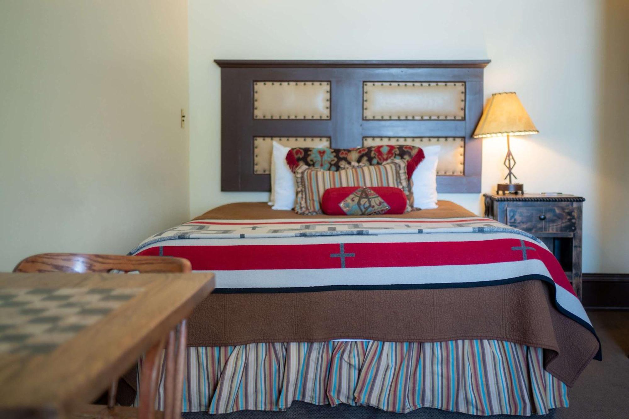 - Western Signature Collection Inn Sheridan