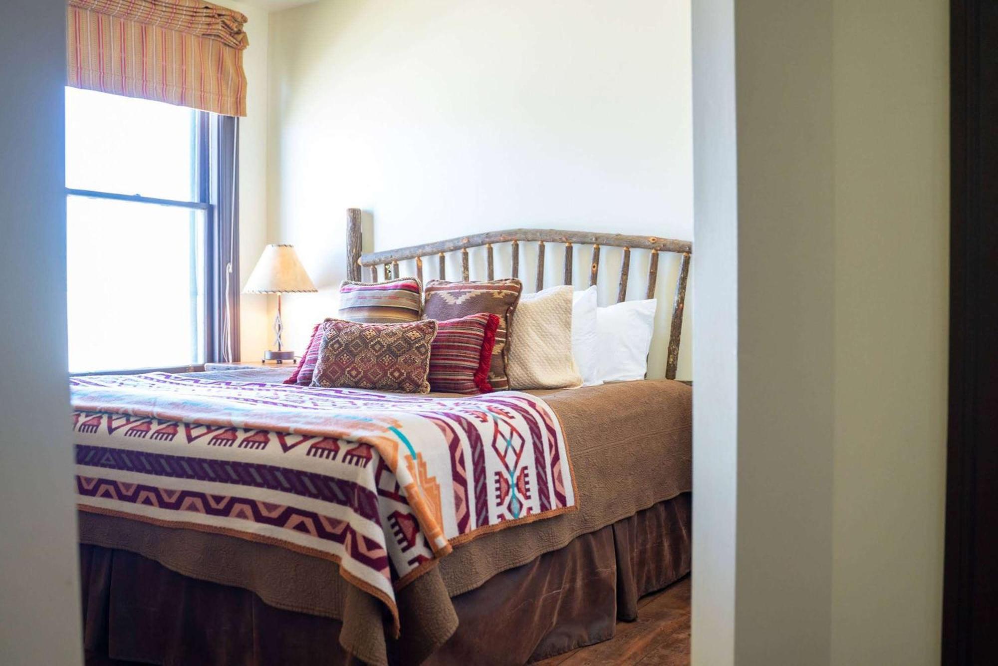 Inn - Western Signature Collection Sheridan