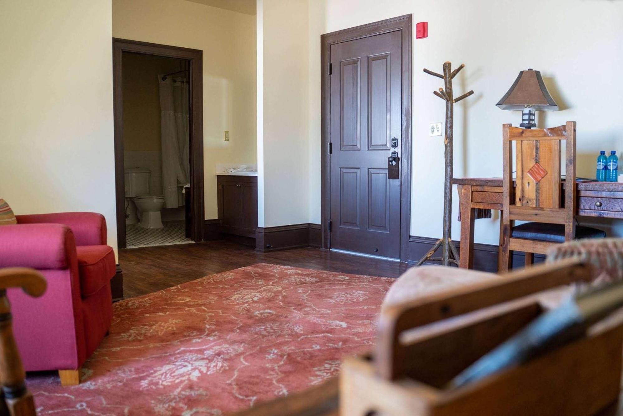 Inn - Western Signature Collection