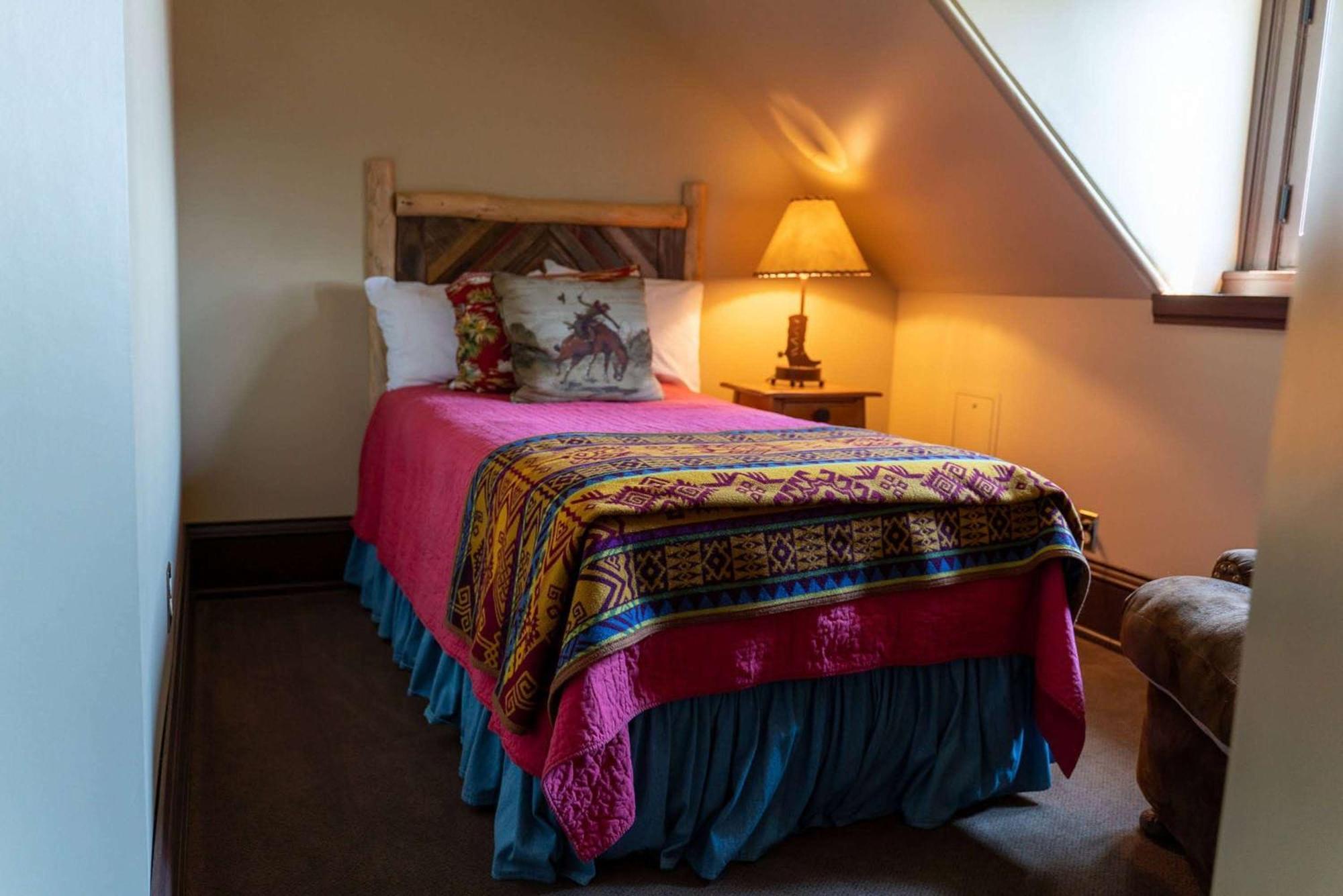- Western Signature Collection Inn